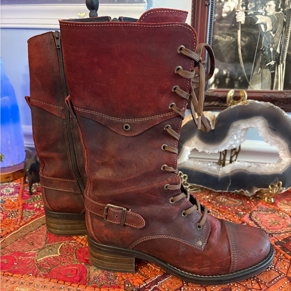 Taos Tall Crave Red Lace Up Boots Size 8